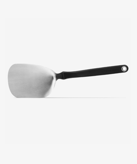 Chopula is an award-winning spatula that is not only thin and flexible for flipping from the front, but also incredibly strong for chopping on its side. 