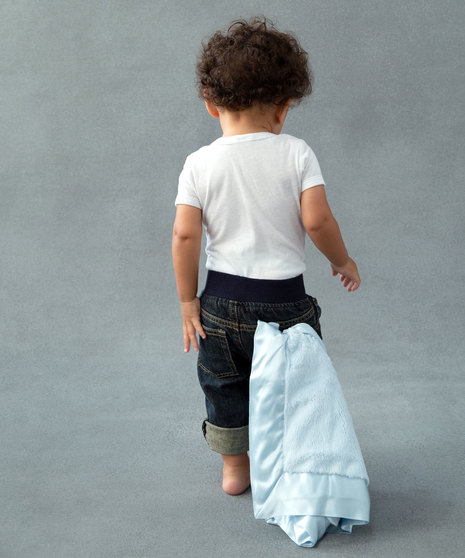 Your little one will take our plush Luxe faux fur blanky everywhere! Coordinating satin trims our ultrasoft Luxe, making it irresistibly silky and stylish.