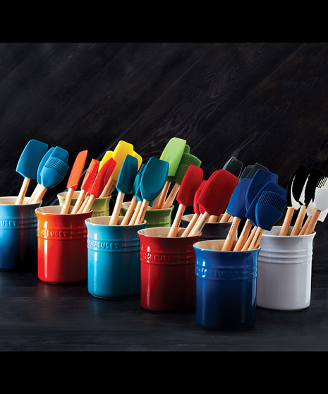 The Craft Series Utensil set is designed for everyday use and long-lasting durability and includes our most popular silicone utensils in a stoneware crock.