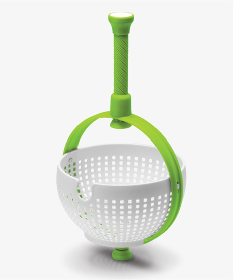 Spina is a colander that turns into an in-sink salad spinner to wash and dry salad leaves, vegetables, berries and more – right in your sink!